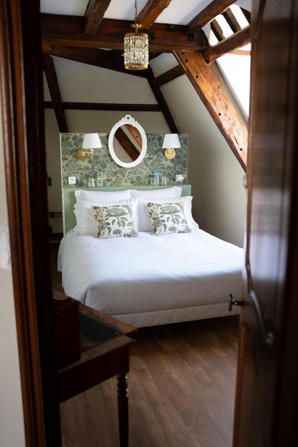 La Meffrais 1741 Bed & Breakfast Dinan Dış mekan fotoğraf